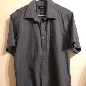 NWOT Men’s Charcoal Gray Large S/S button down shirt from smoke free home.
